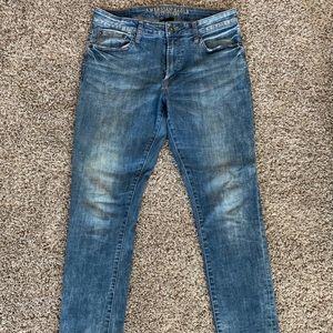 Men’s light wash American Eagle Jeans